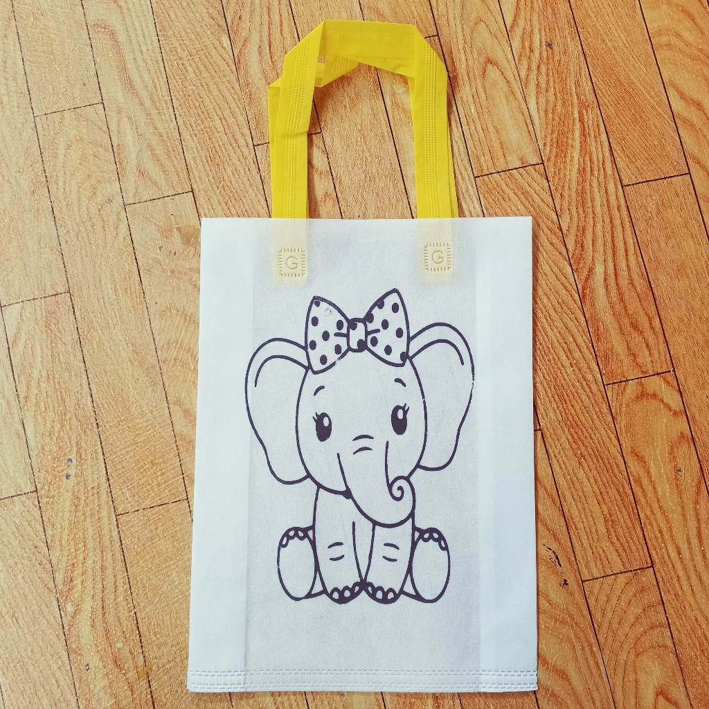 

(12 PCS)Tas Mewarnai Anak Kain spunbond ukuran 25x35 (TALI MIX WARNA) Harga Per Lusin