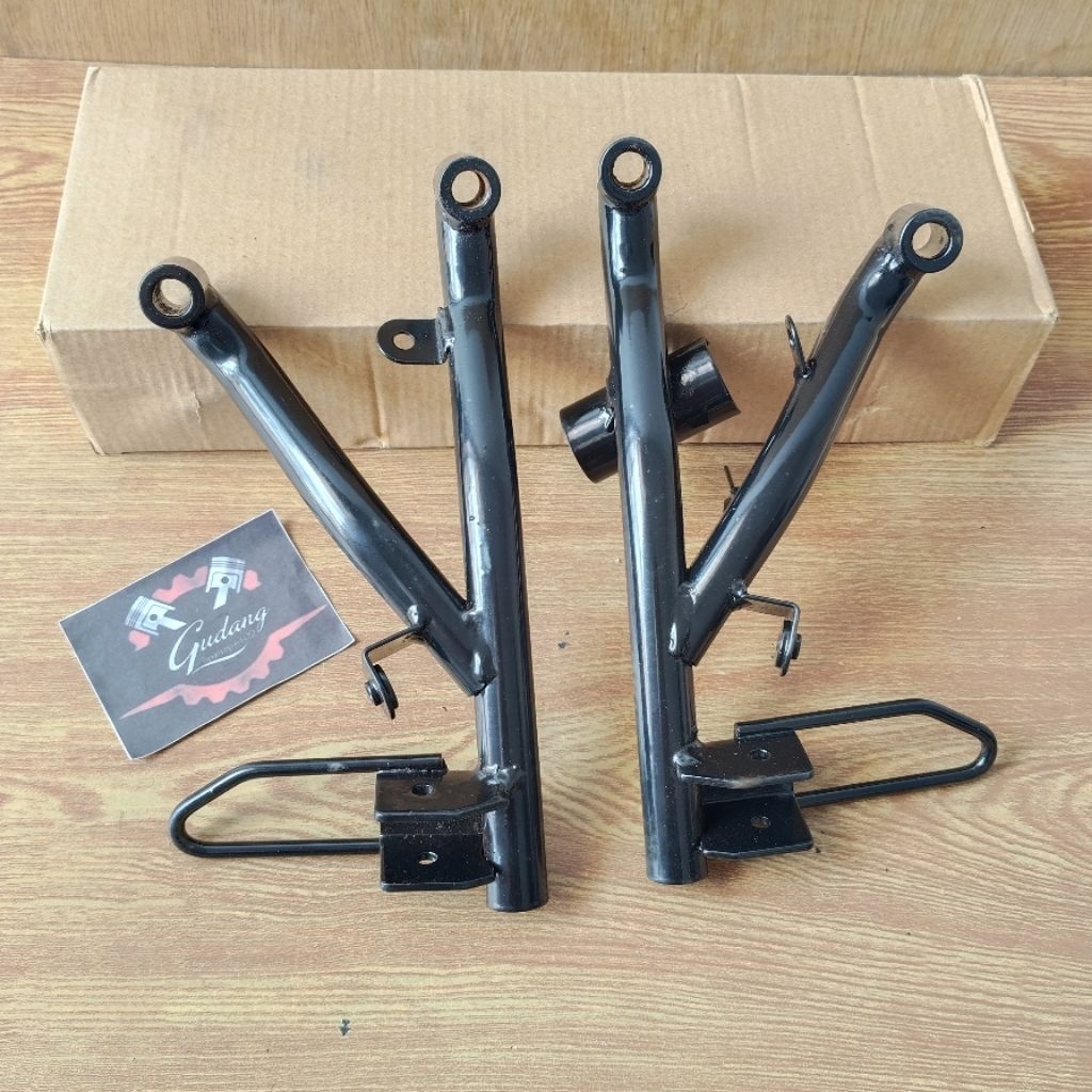 PANGKON DUDUKAN STEP FOOTSTEP BELAKANG HONDA VARIO LAMA OLD