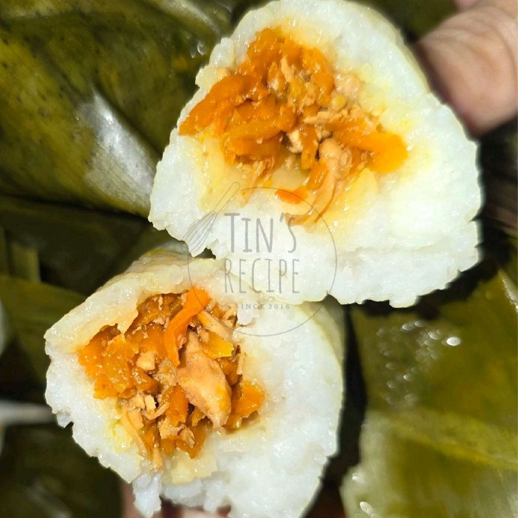 

Lontong/Arem2 isi Ayam,Wortel Cabai Rawit (isi 5pcs)