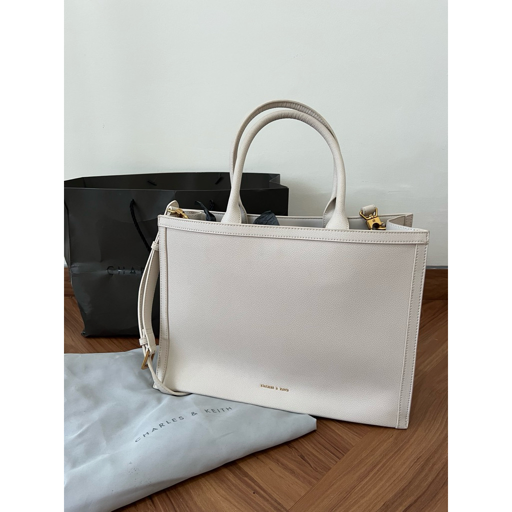 CHARLES & KEITH Bag in White