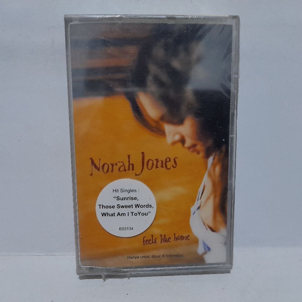 Kaset Norah Jones - Feels Like Home (Segel)