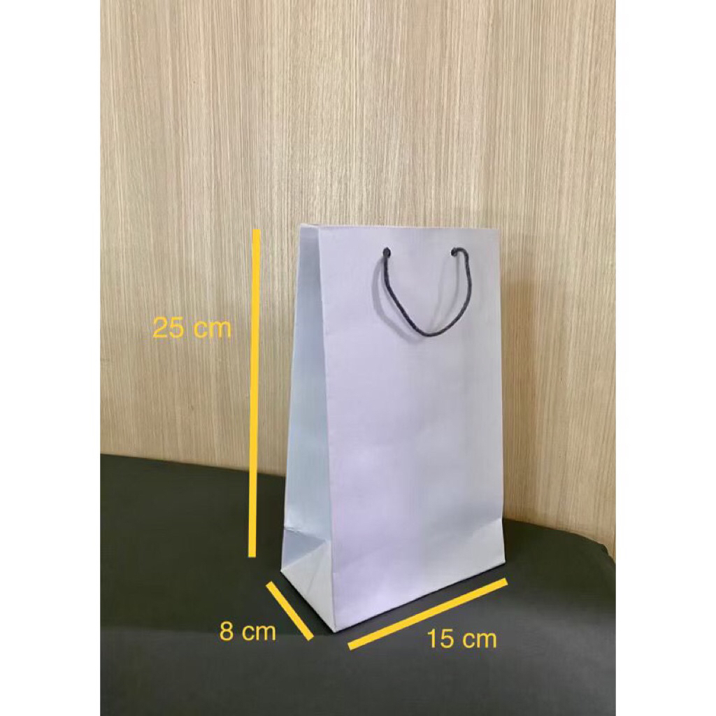 

paperbag 15x25x8 cm free sablon