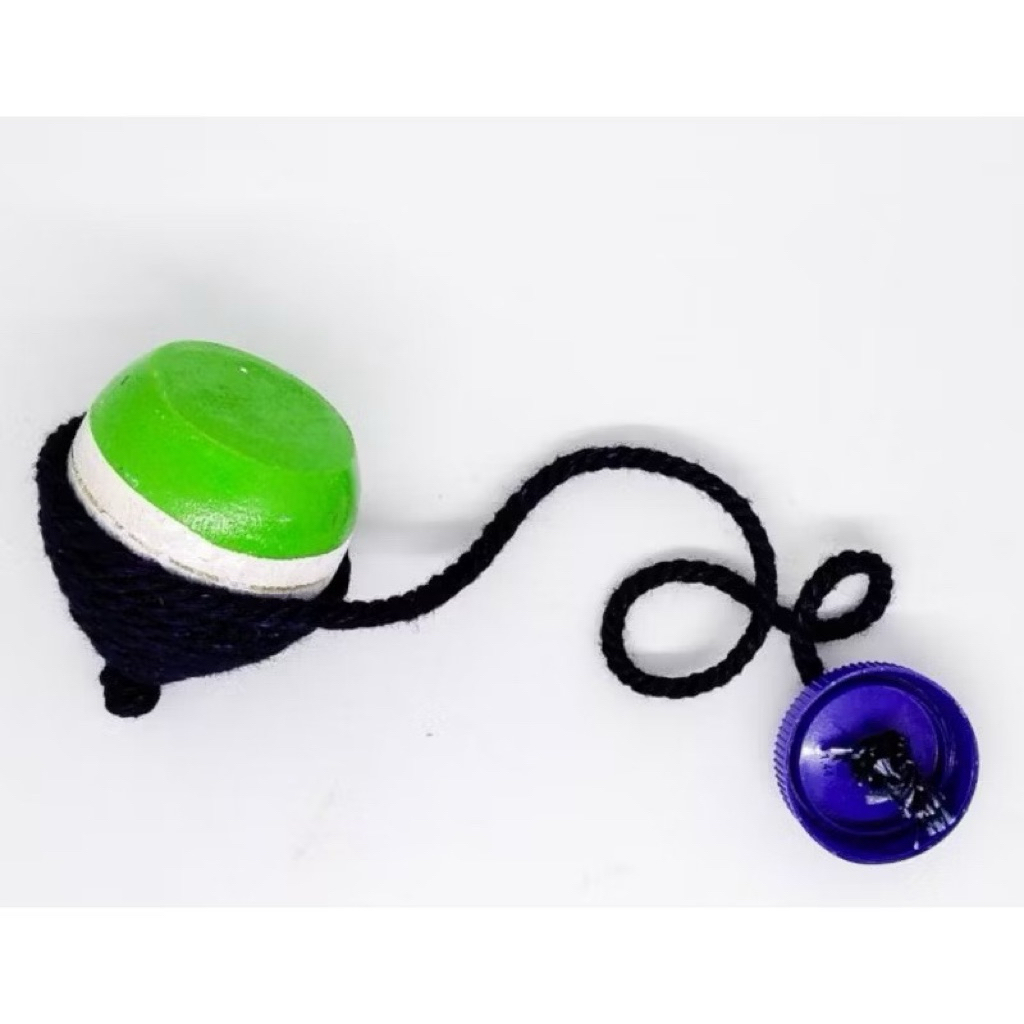 gangsing kayu / gasing tradisional