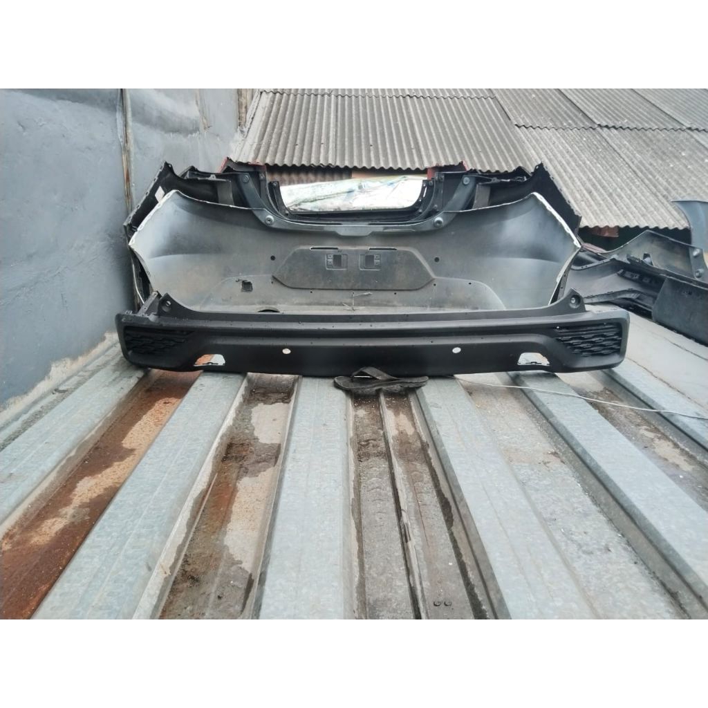 bemper belakang Innova zenix
