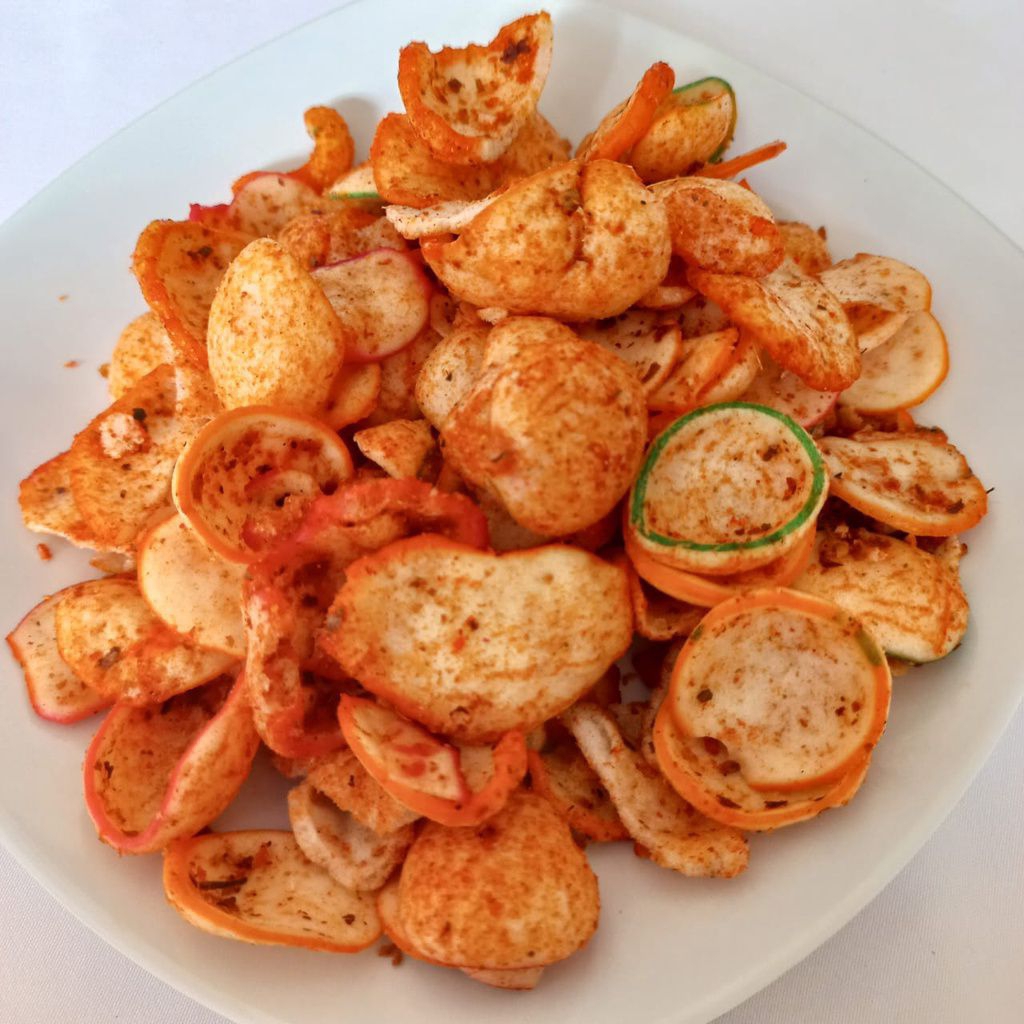 

Kerupuk seblak pedas 1 kg - snack - camilan - cemilan - makanan ringan