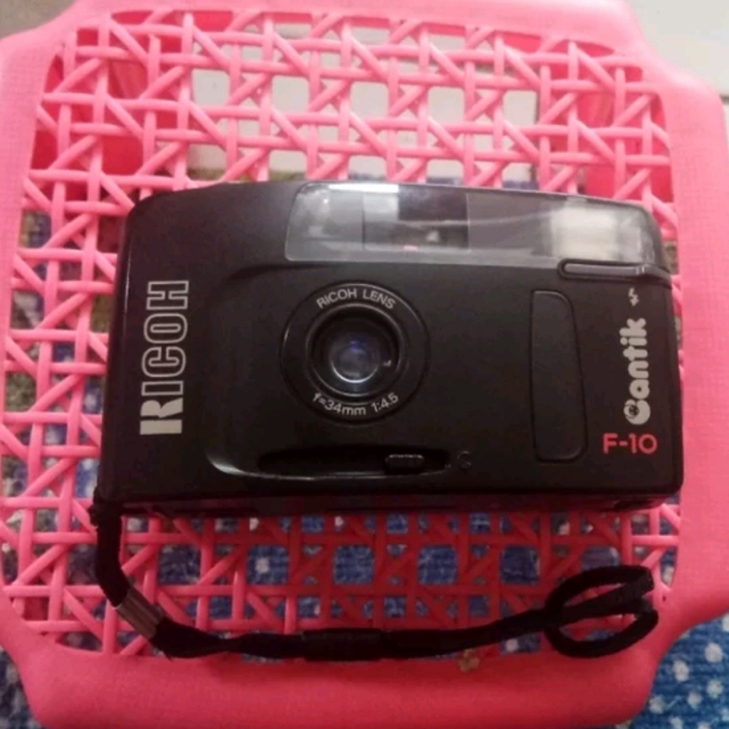 kamera analog Ricoh F-10 Cantik