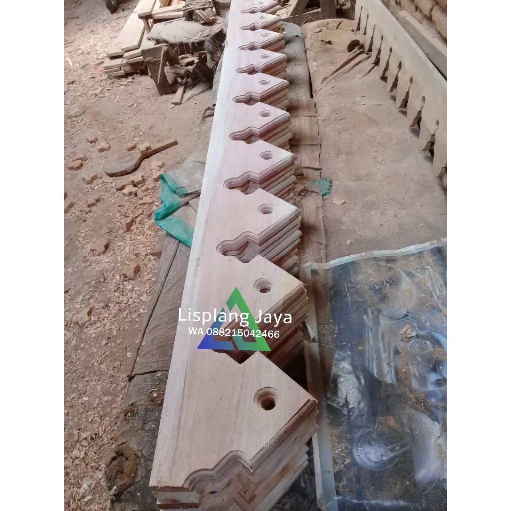 lisplang atap rumah motif betawi kayu mahoni