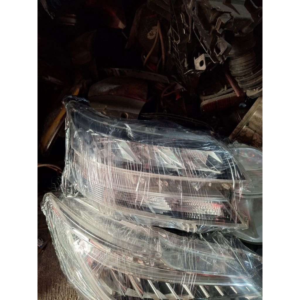 headlamp lampu depan mobil avanza 2020