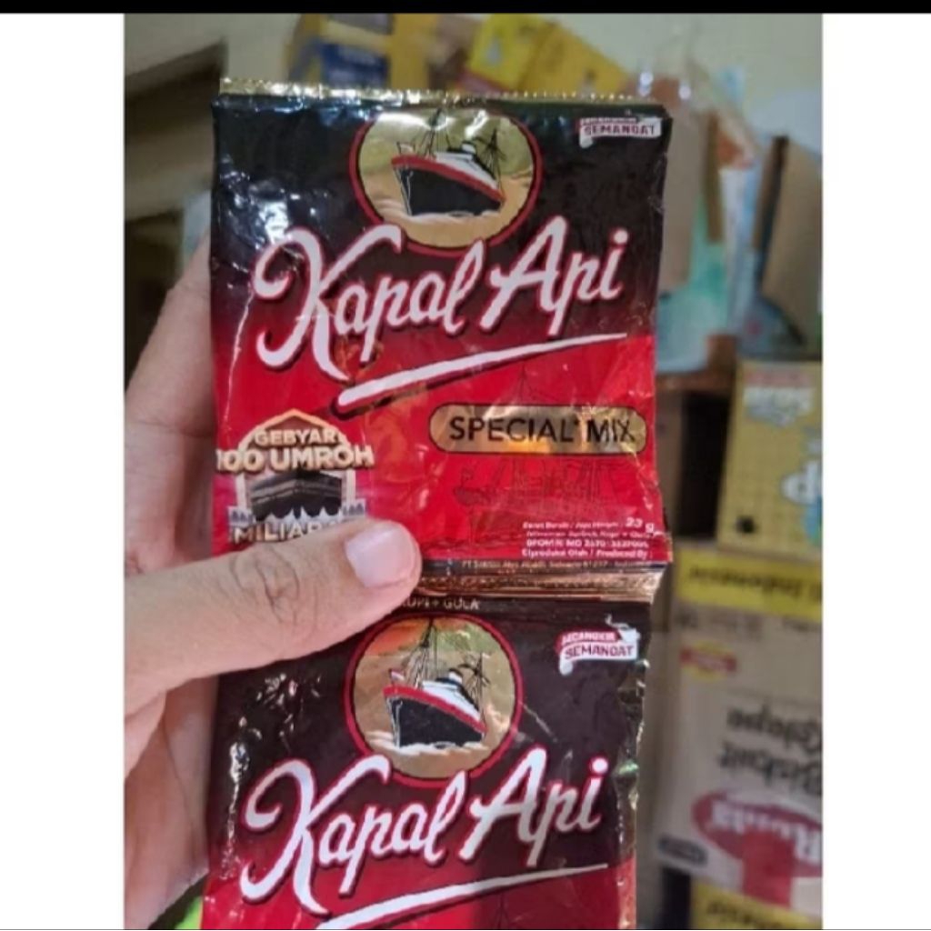 

Kopi KAPAL API bubuk [ ECER] kmsan 23gr