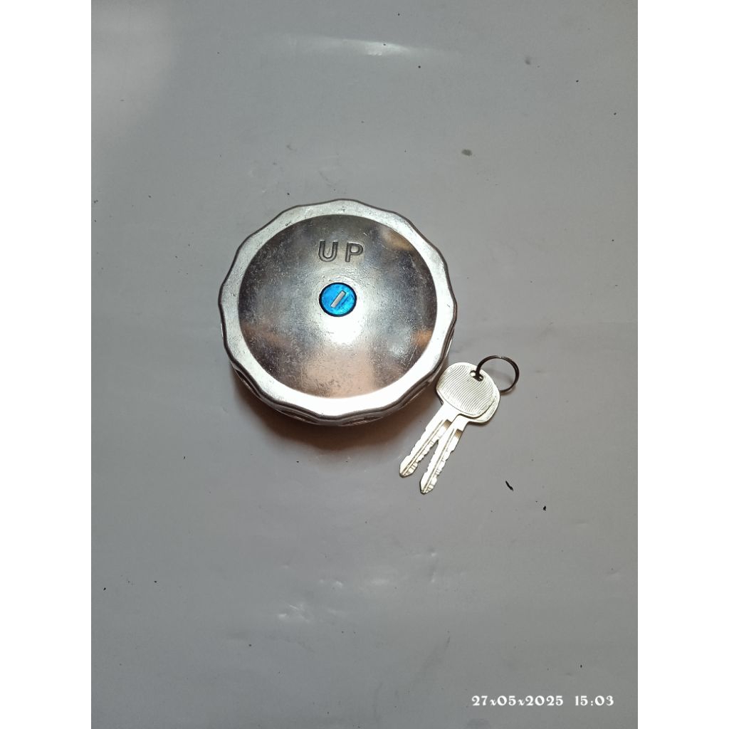 TUTUP TANGKI SOLAR HINO 500