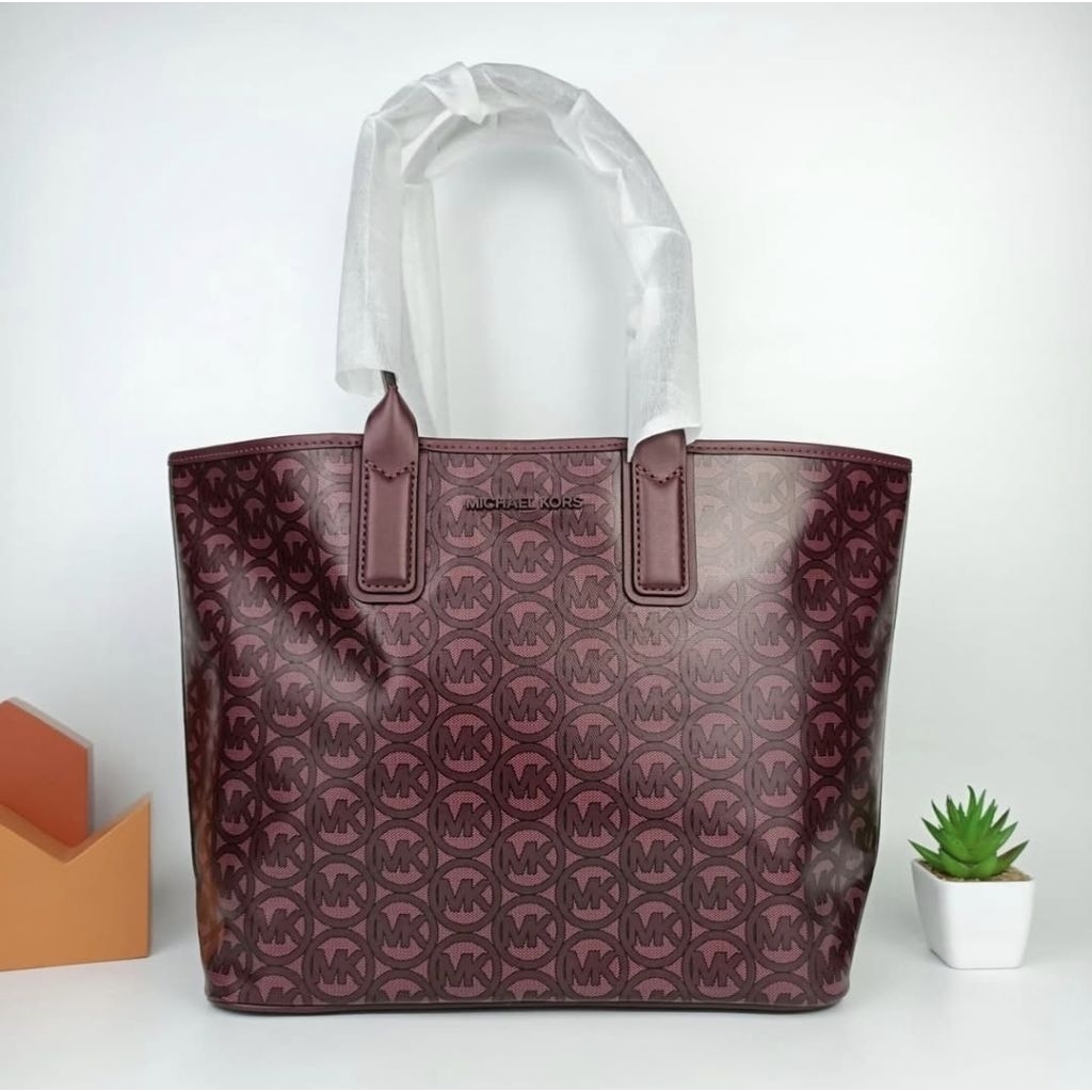 MK Jodie Medium Tote * Merlot