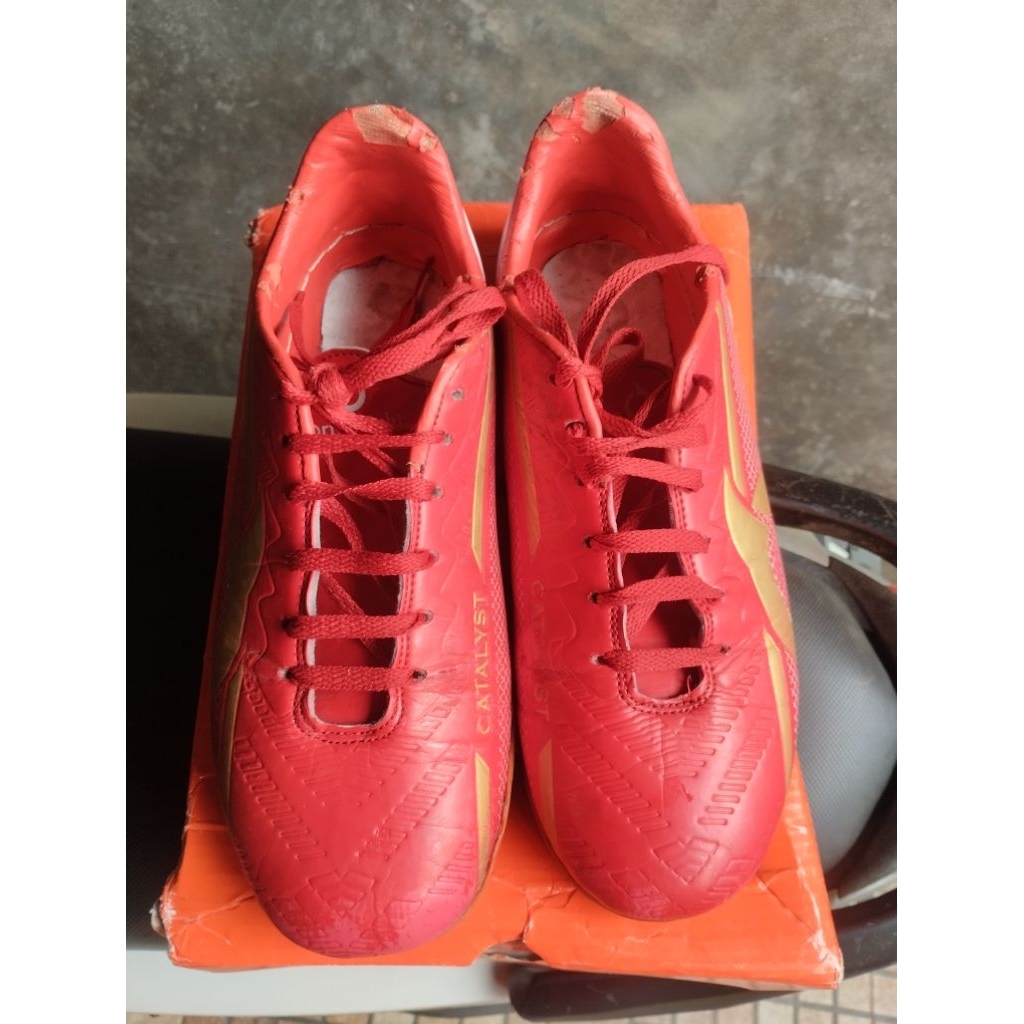 Sepatu Futsal Ortuseight Catalyst Liberte Red