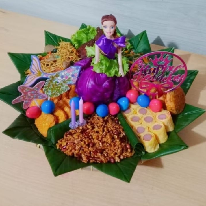 

Tumpeng ultah anak/Tumpeng ulang tahun/Tumpeng enak/Tumpeng cantik