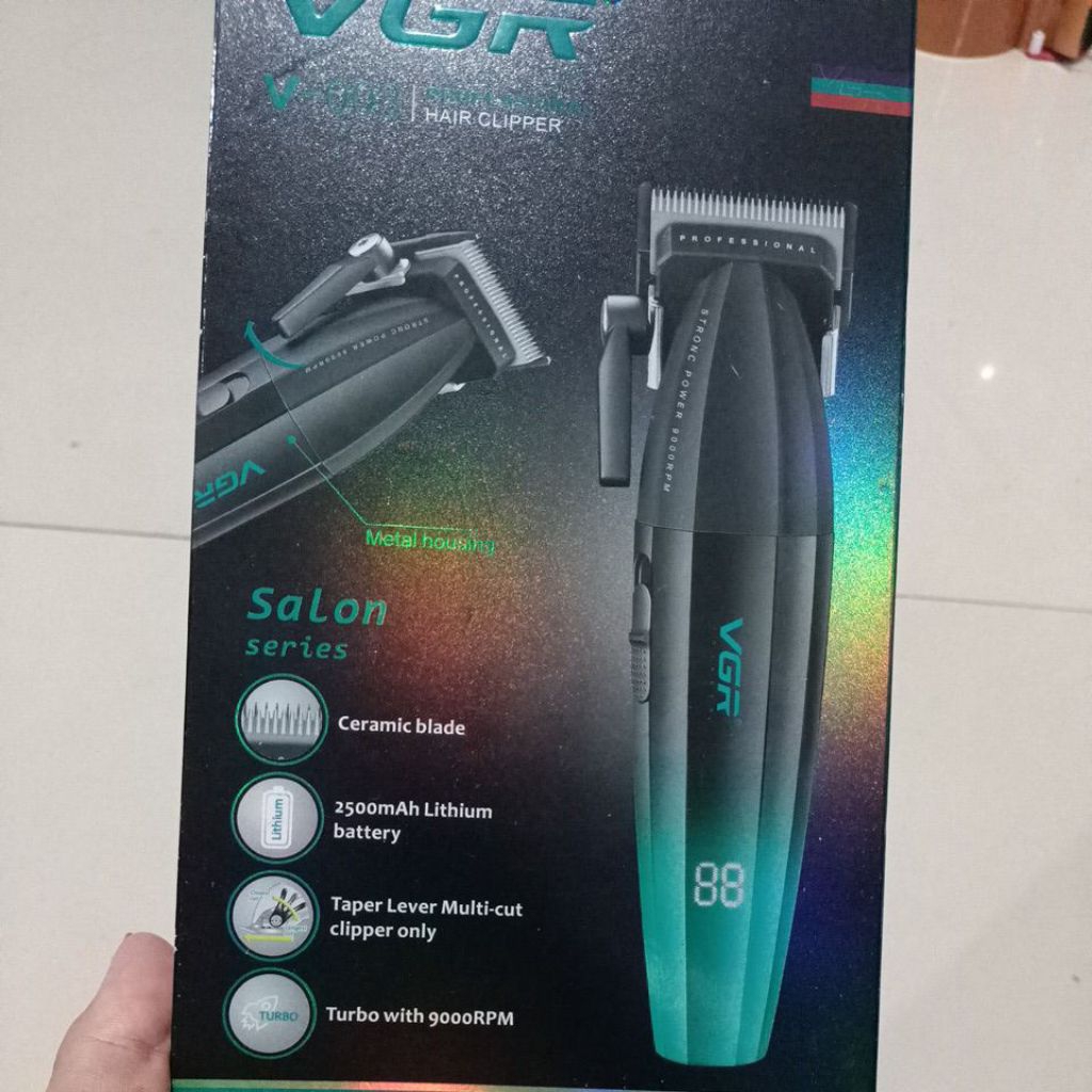 VGR profesional hair clipper V003