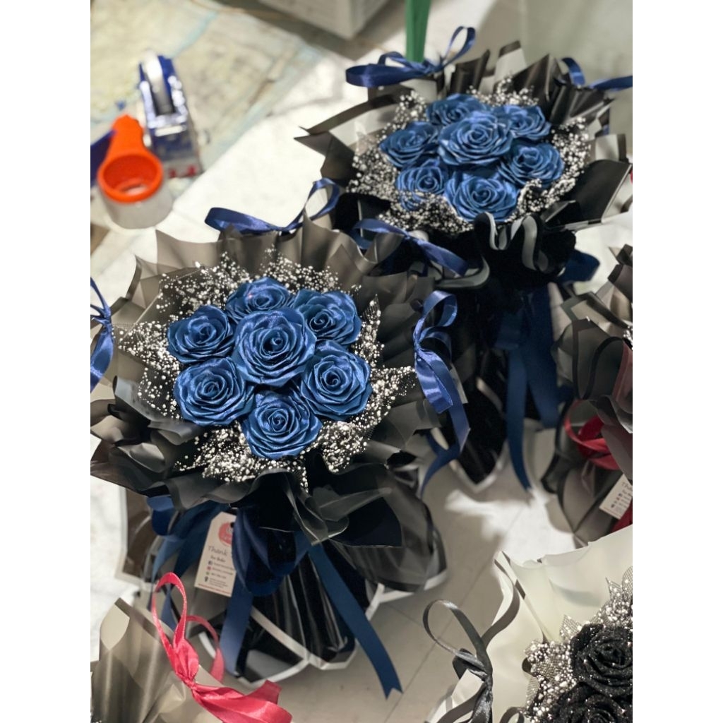 

BUKET BUNGA PITA SATIN isi 7 tangkai Free gliiter