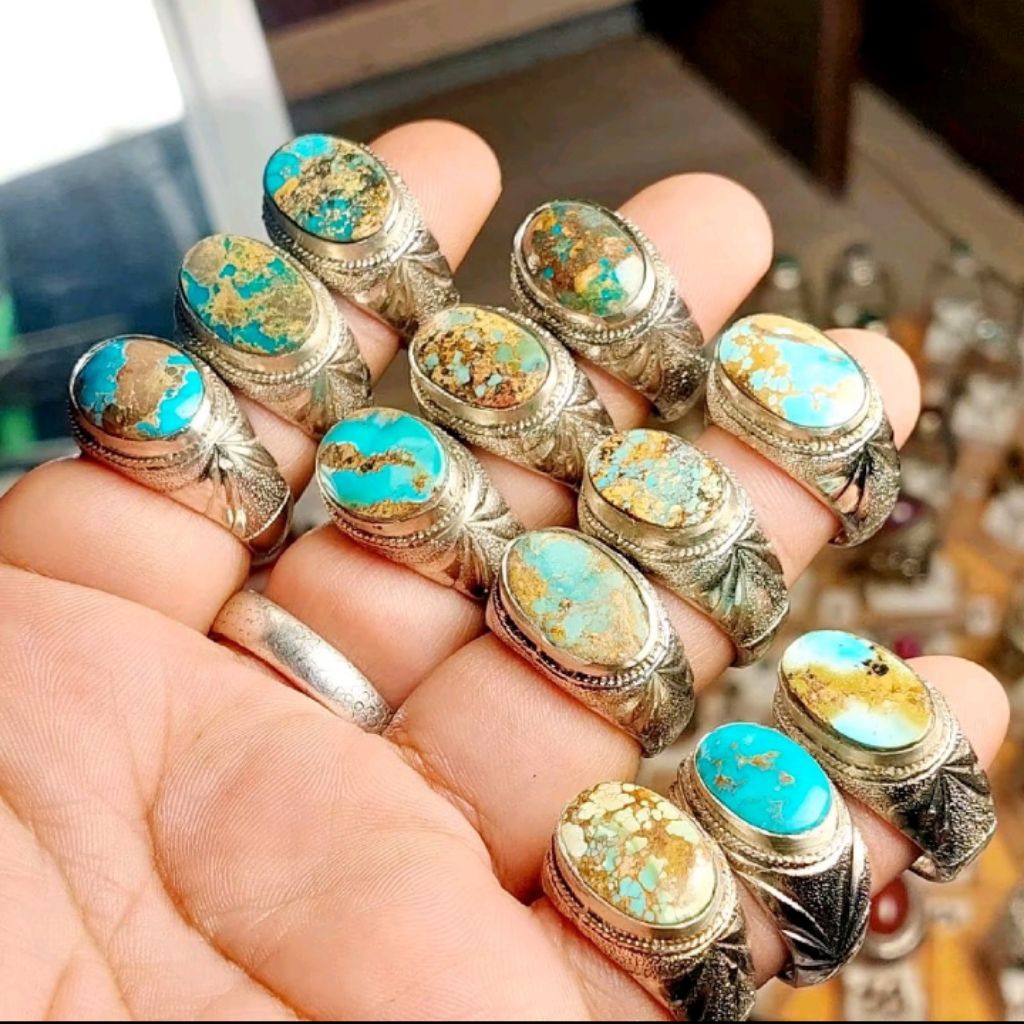 pirus persia urat emas