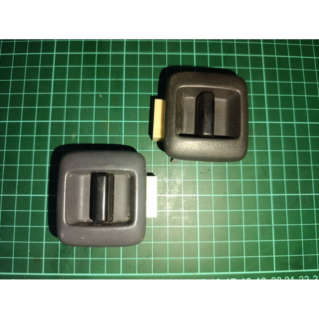 Tombol power window belakang kijang kapsul