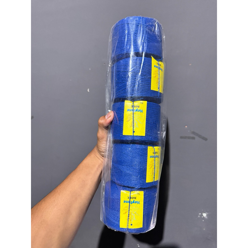 

Tali Tambang 1mm 200m Biru (5 Rol) Merk Neptune Rope / Tambang Kecil - Tali Karamba / Tali Jaring Burung - Tali Layanga