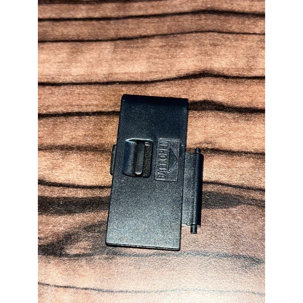 tutup baterai canon 600D