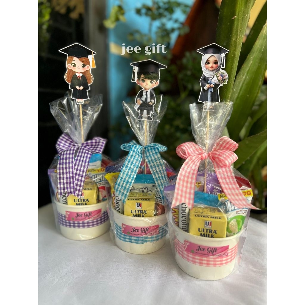 

Bingkisan snack/hampers snack/hadiah snack wisuda, ultah, hari ibu, kenaikan kelas, perpisahan dll
