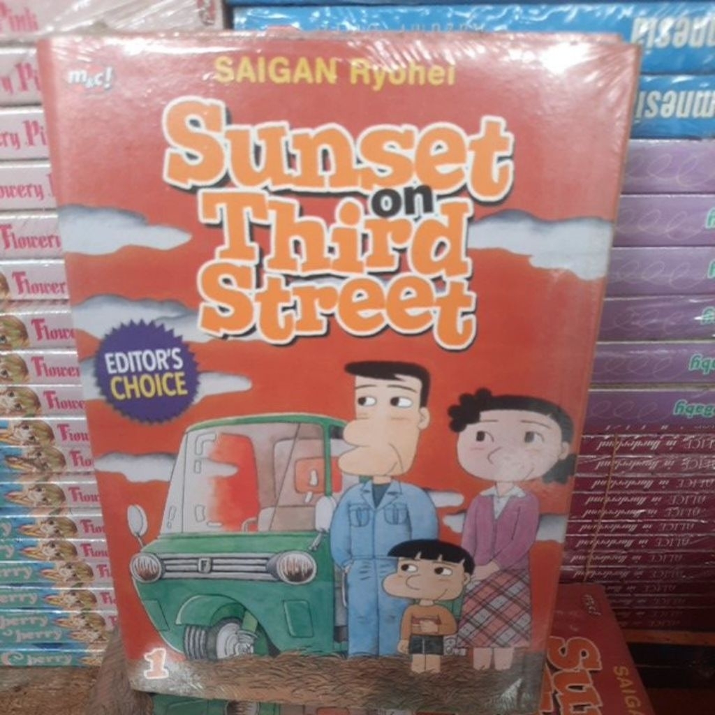 komik serial Sunset on Third Street jld 1. EDITOR'S CHICE