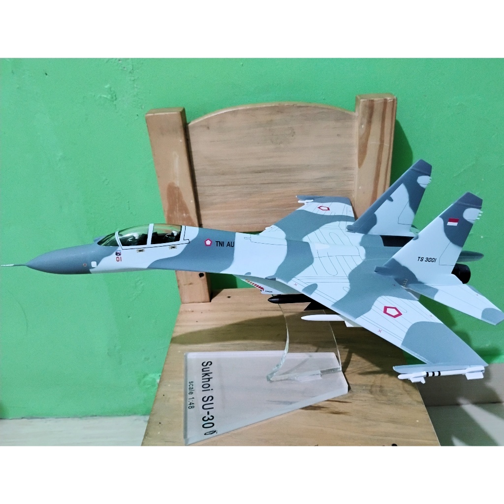 Miniatur Pesawat Jet Tempur Sukhoi Su-27 Su-30 MK2 Indonesia Flanker TNI AU Skala 48 45CM Sertijab S
