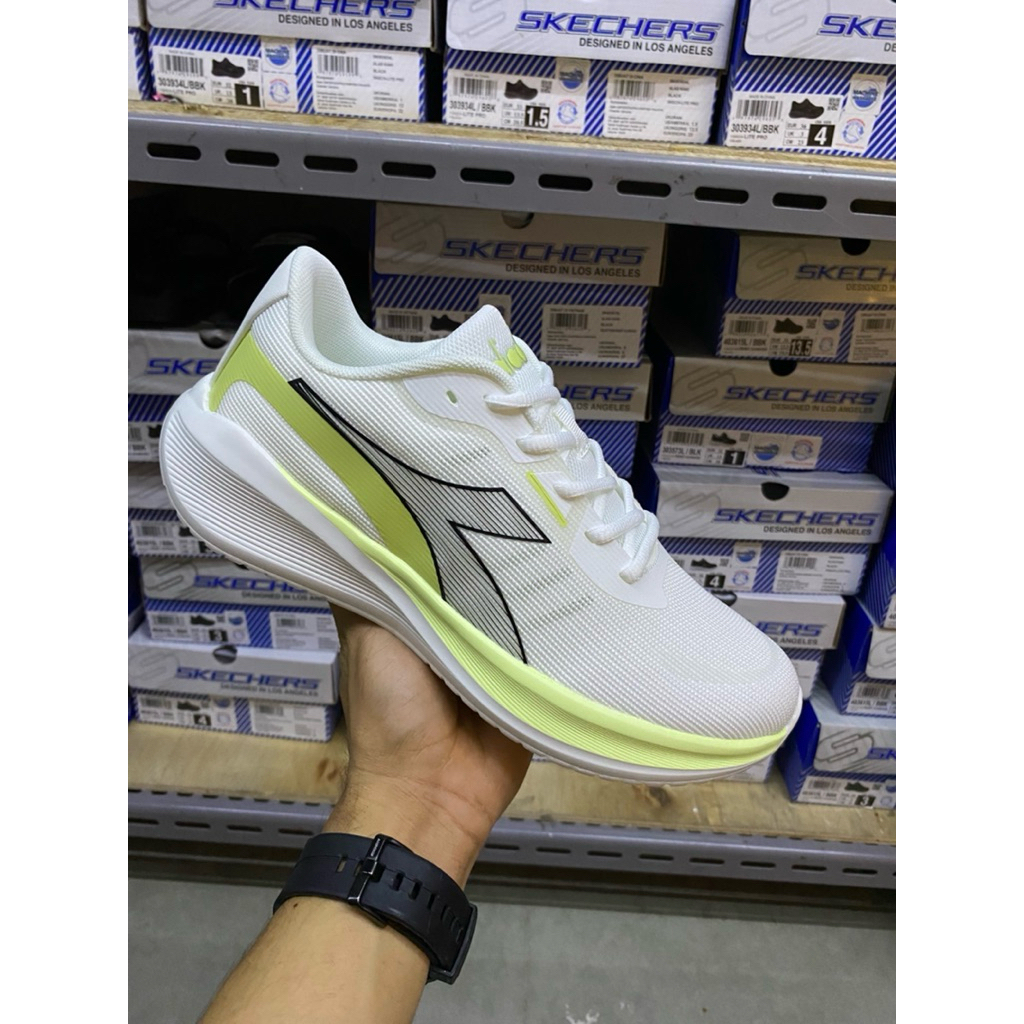 Sepatu lari pria Diadora original / Diadora Nakara Mens running shoes-white