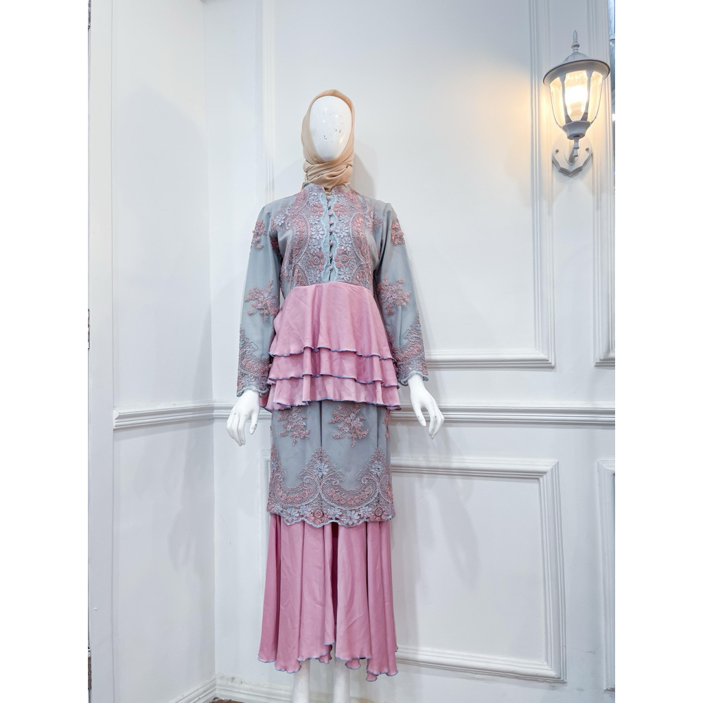 Kiciks Sale - Kebaya By Dewi Permata