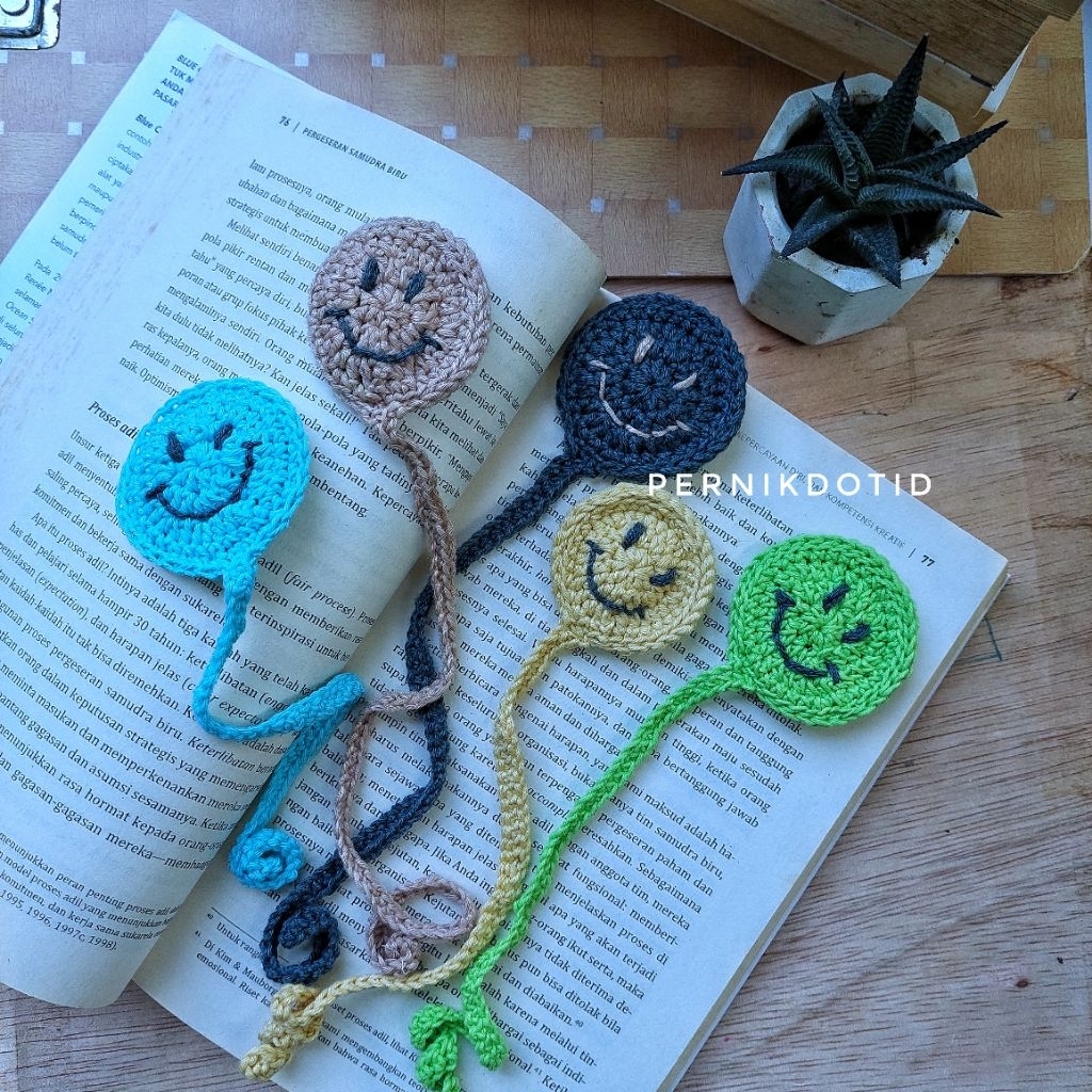

Smiley bookmark, pembatas buku, pernikdotid