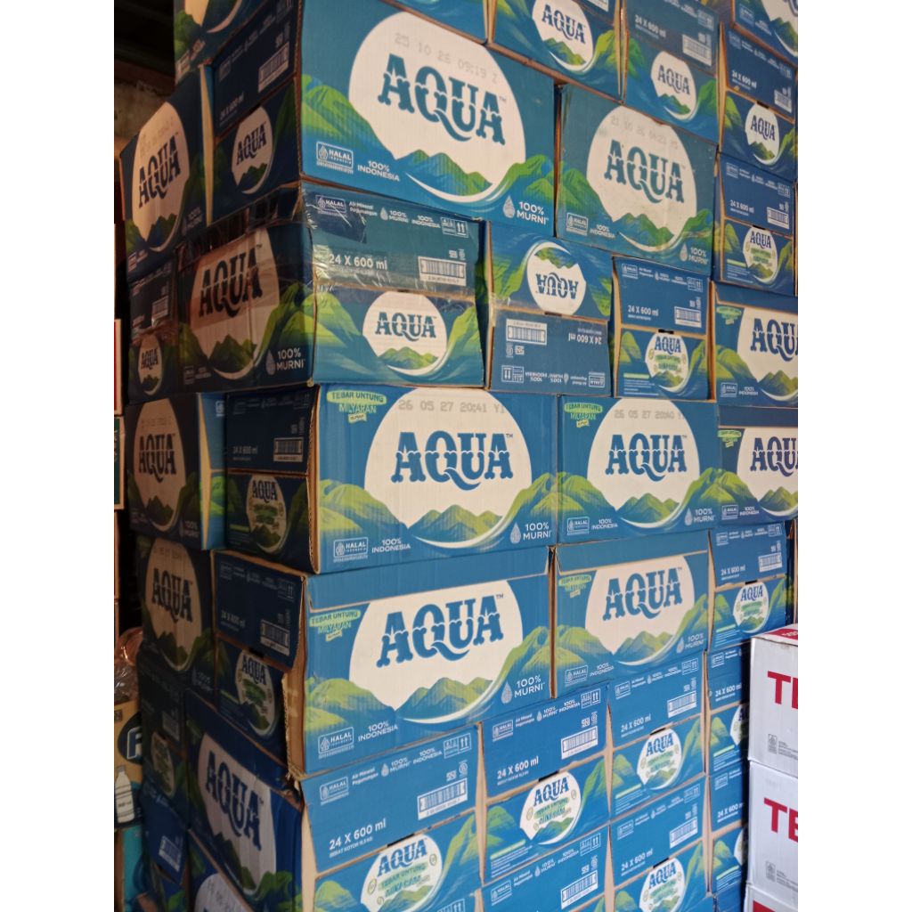

Aqua 600ml 1 dus 24 botol