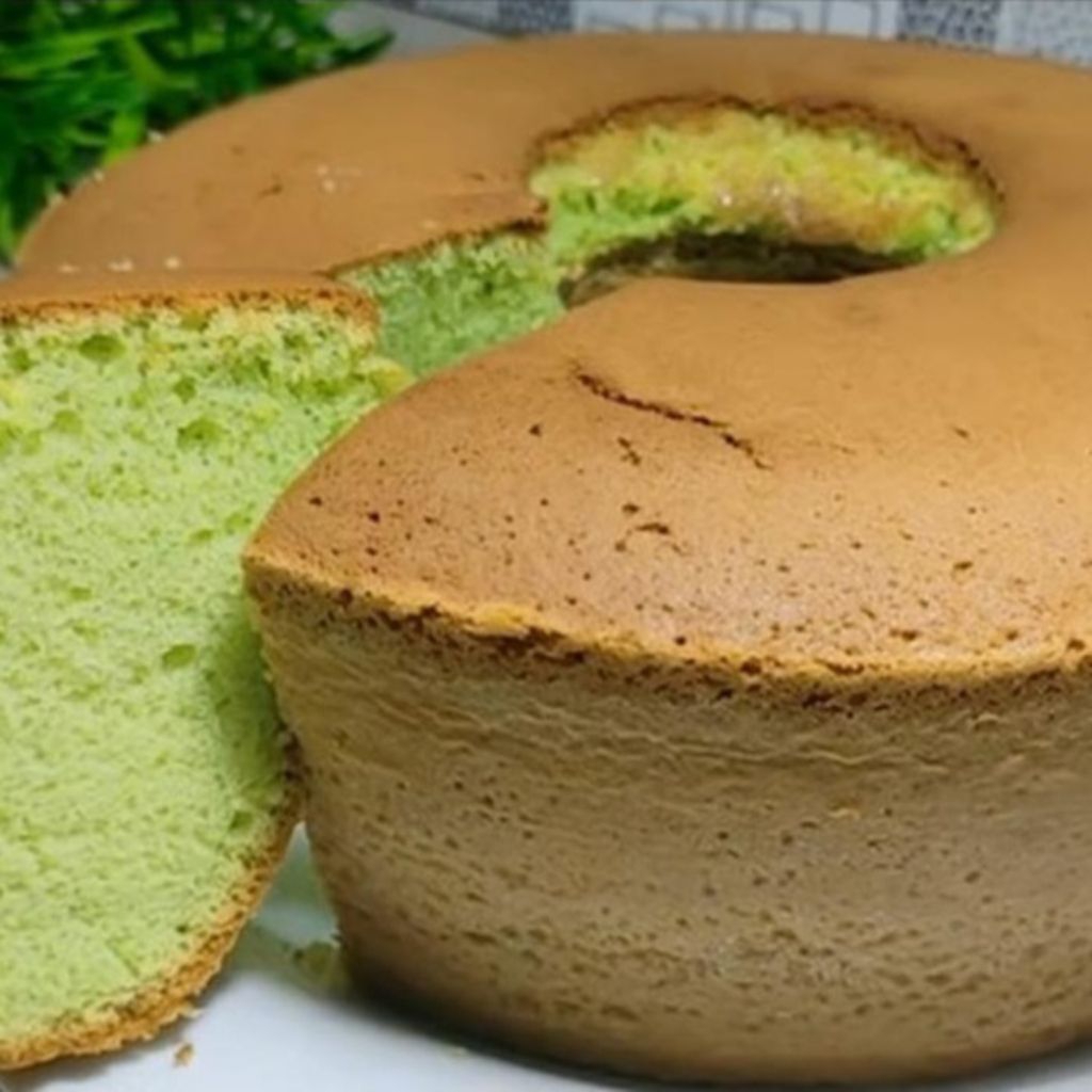 

Bolu Bulat Pandan / Chiffon Pandan Cake