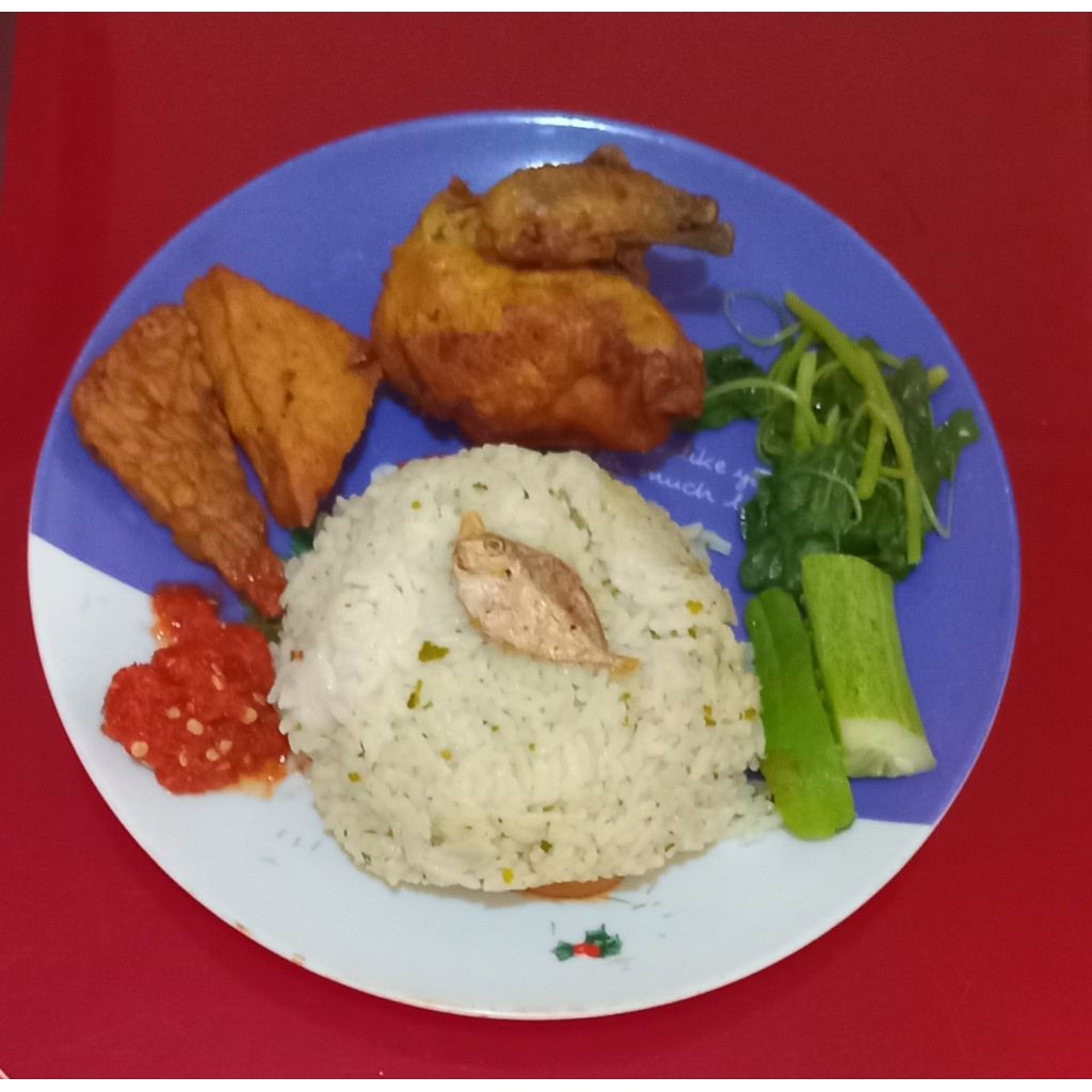 

Paket Nasi Tempong Daun Jeruk Ayam Goreng