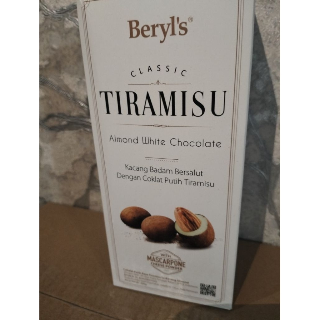 

Beryls Tiramisu White Coklat 200gram isi +/- 20 pcs