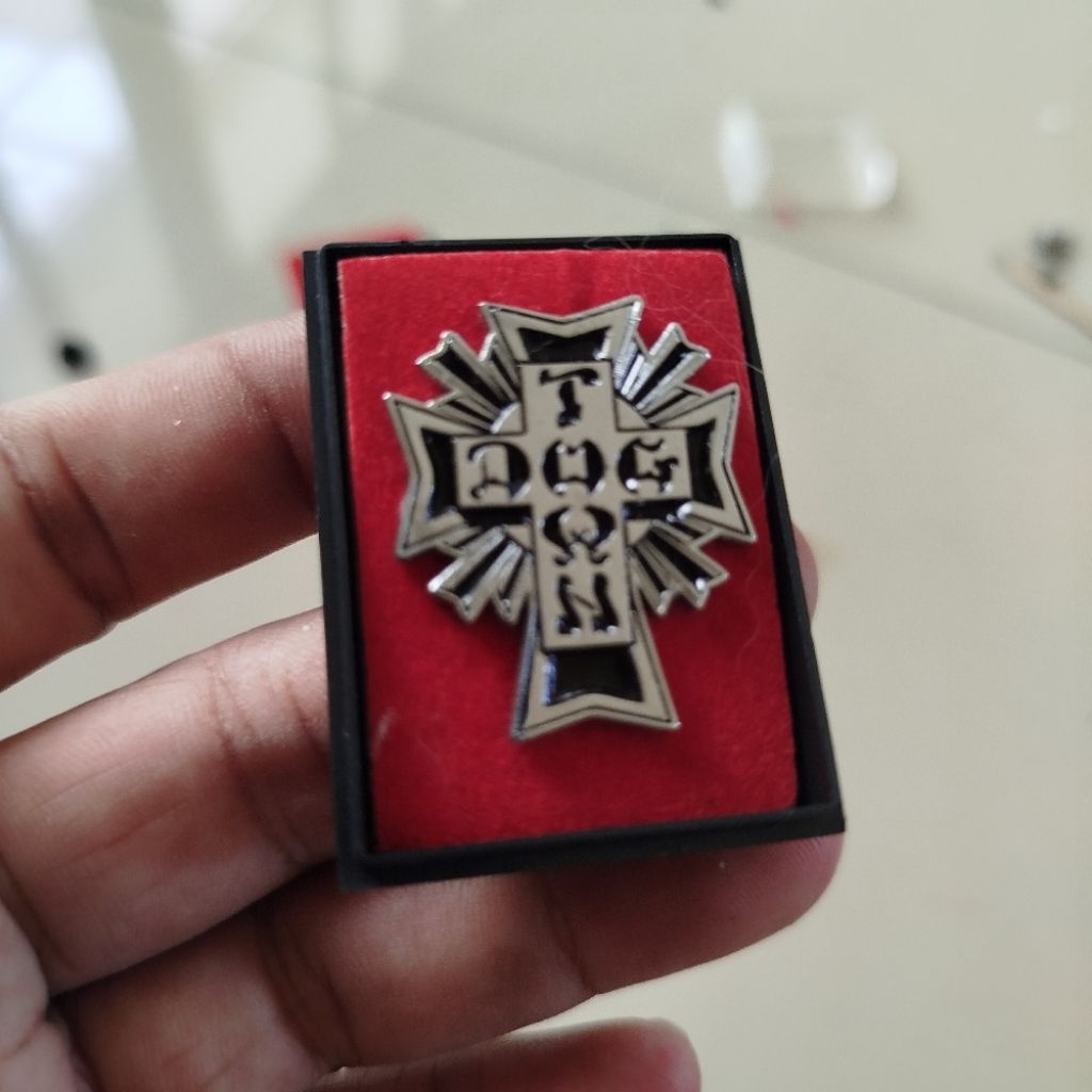 pin topi model dogtown cross custom