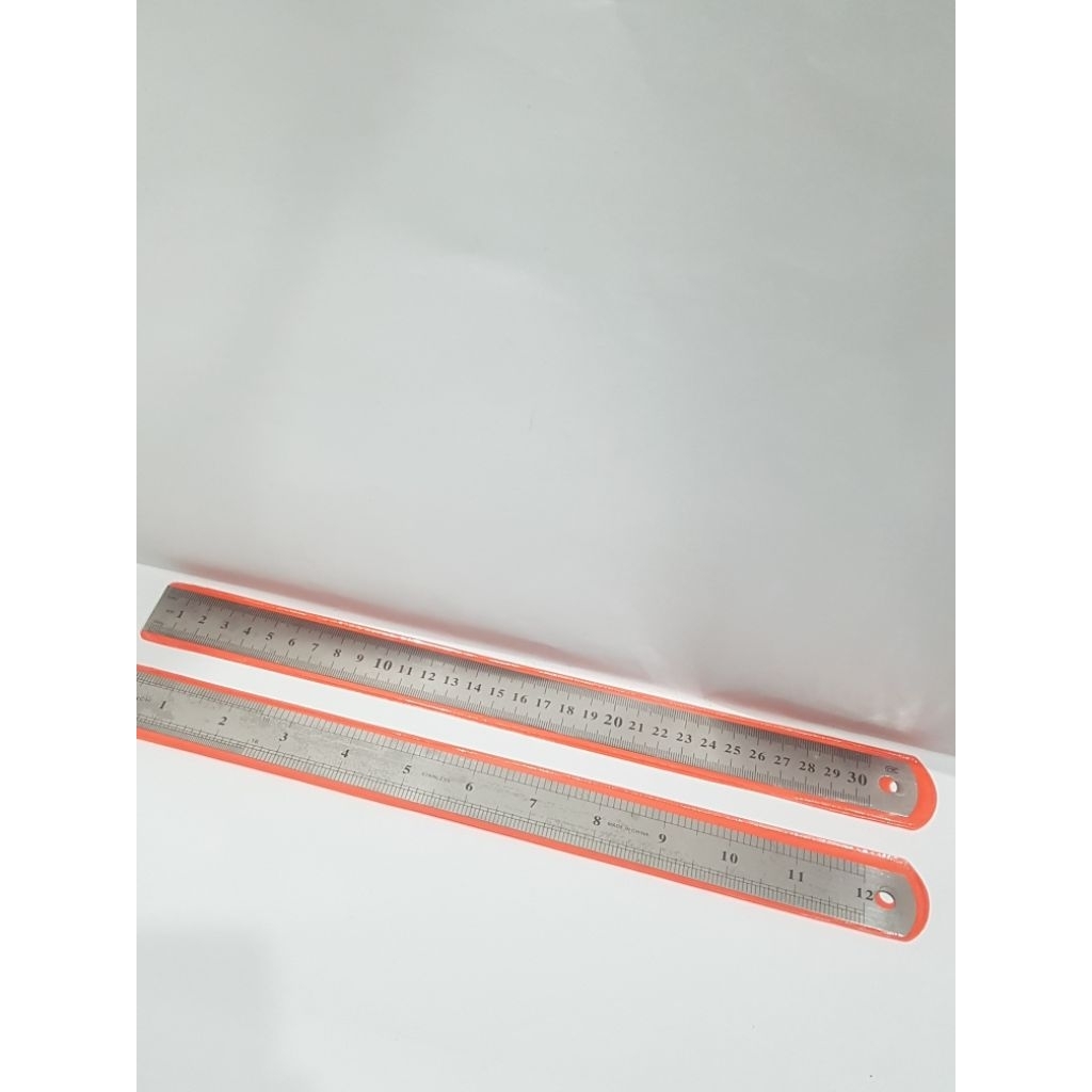 

Penggaris Besi Stainless 30cm MC Tipis
