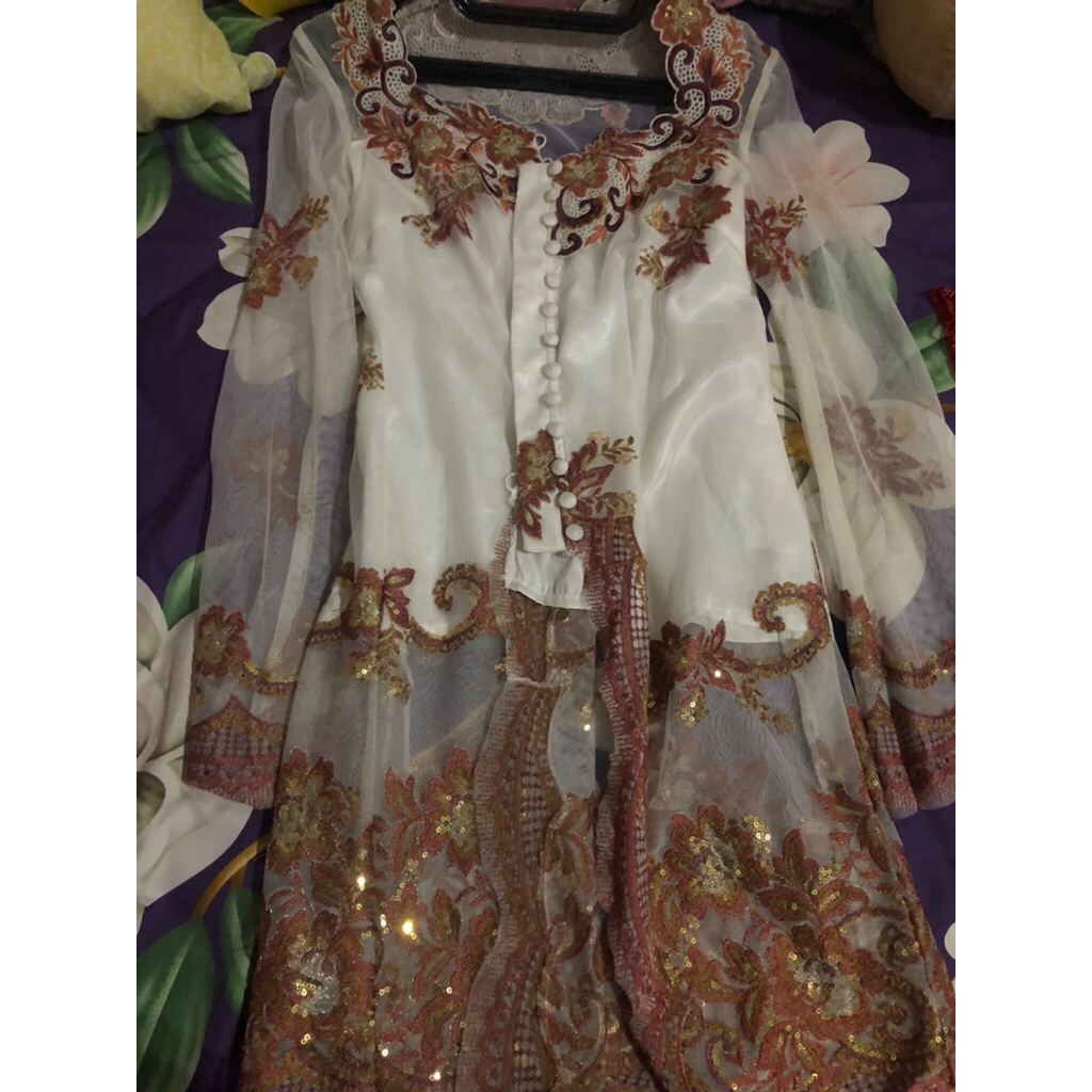 Preloved Kebaya Putih