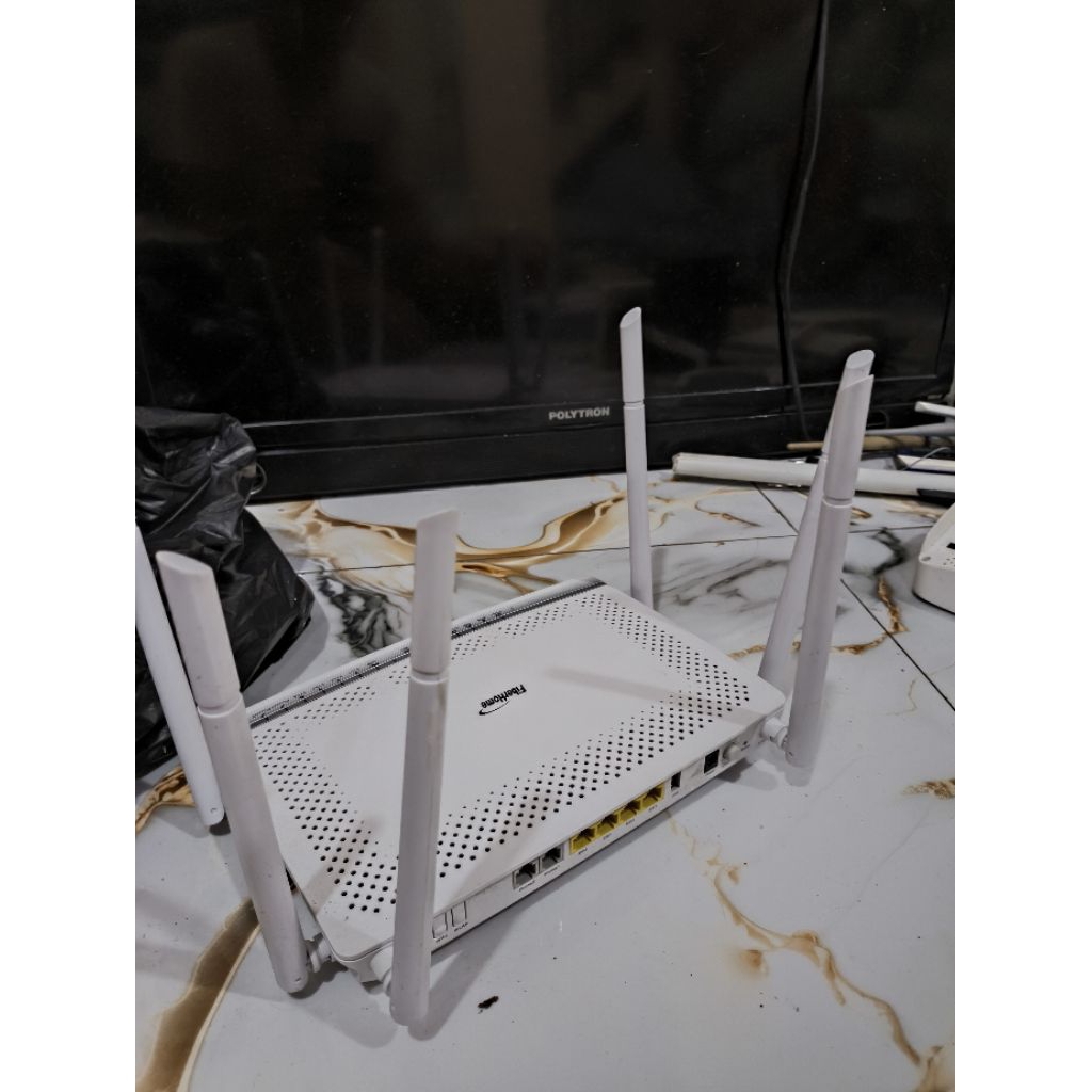 ONT Gpon FiberHome DualBand HG6245N Accespoint bonus adaptor