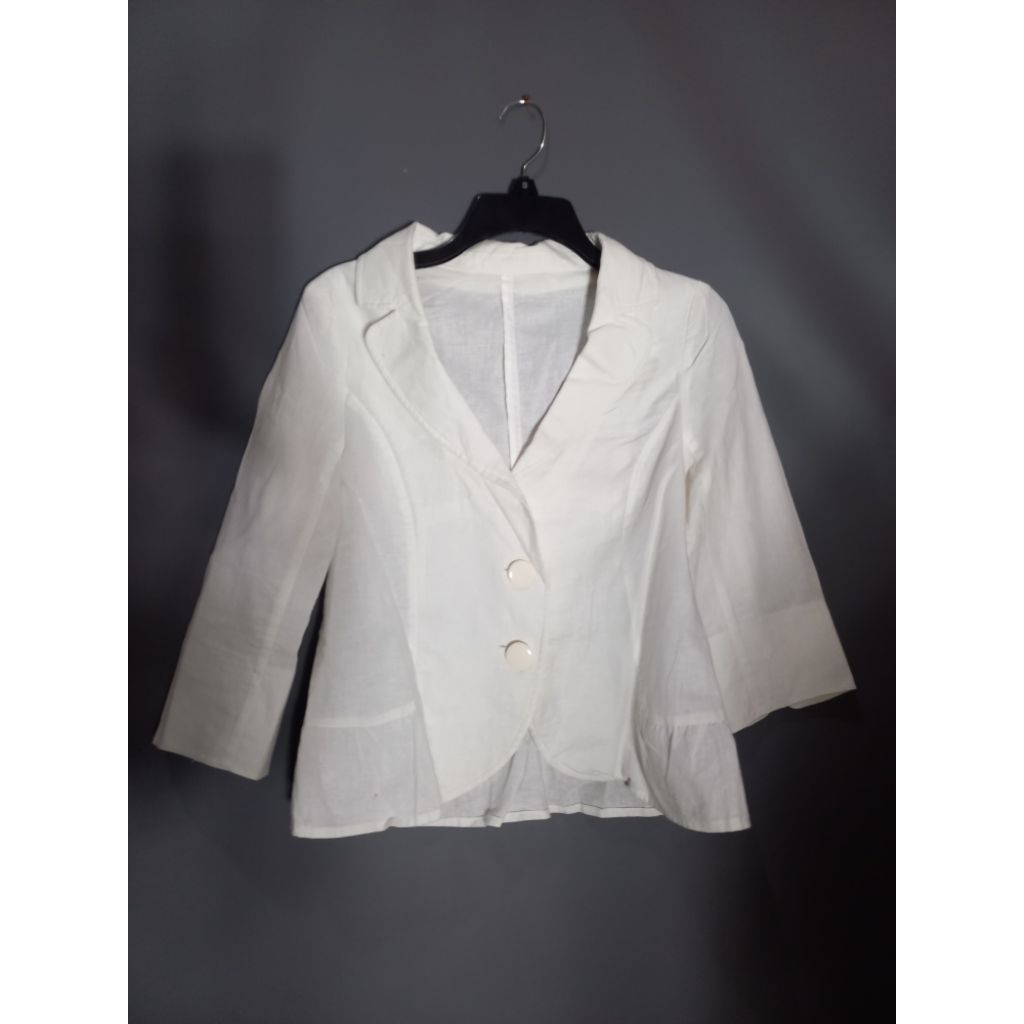 Blazer Putih Preloved