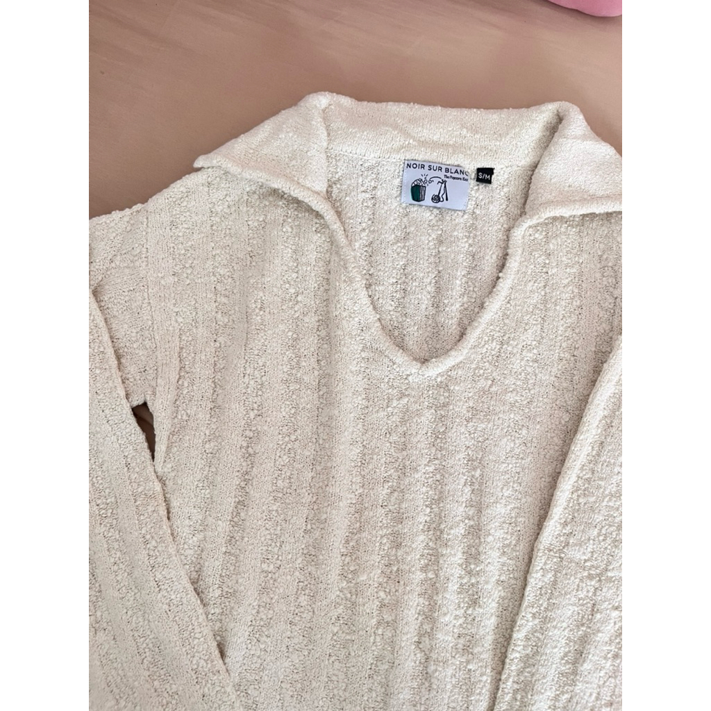 Atasan Knit - Noir Sur Blanc