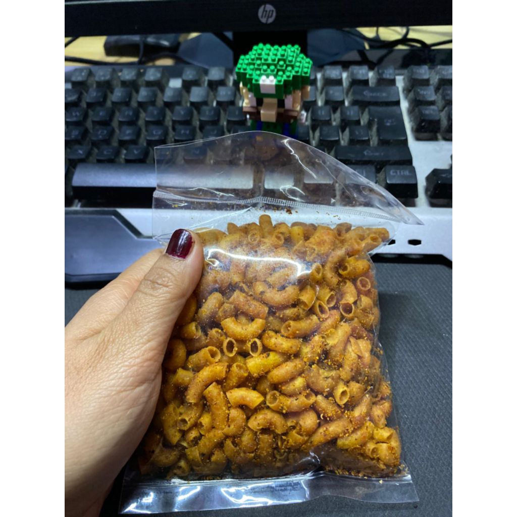 

MAKRONI renyah gurih pedas