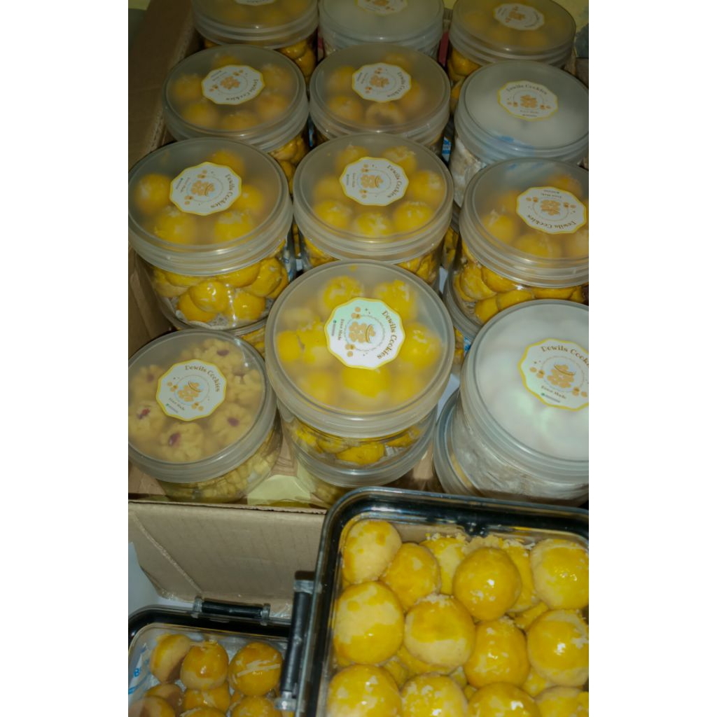 

ANEKA KUE KERING LEBARAN KUE NASTAR LUMER BERAT 250GRAM BY DAPUR DEWIL