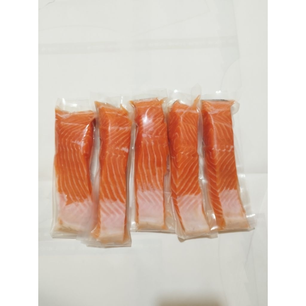 

Ikan Salmon Fillet Frozen Fresh Premium @1kg