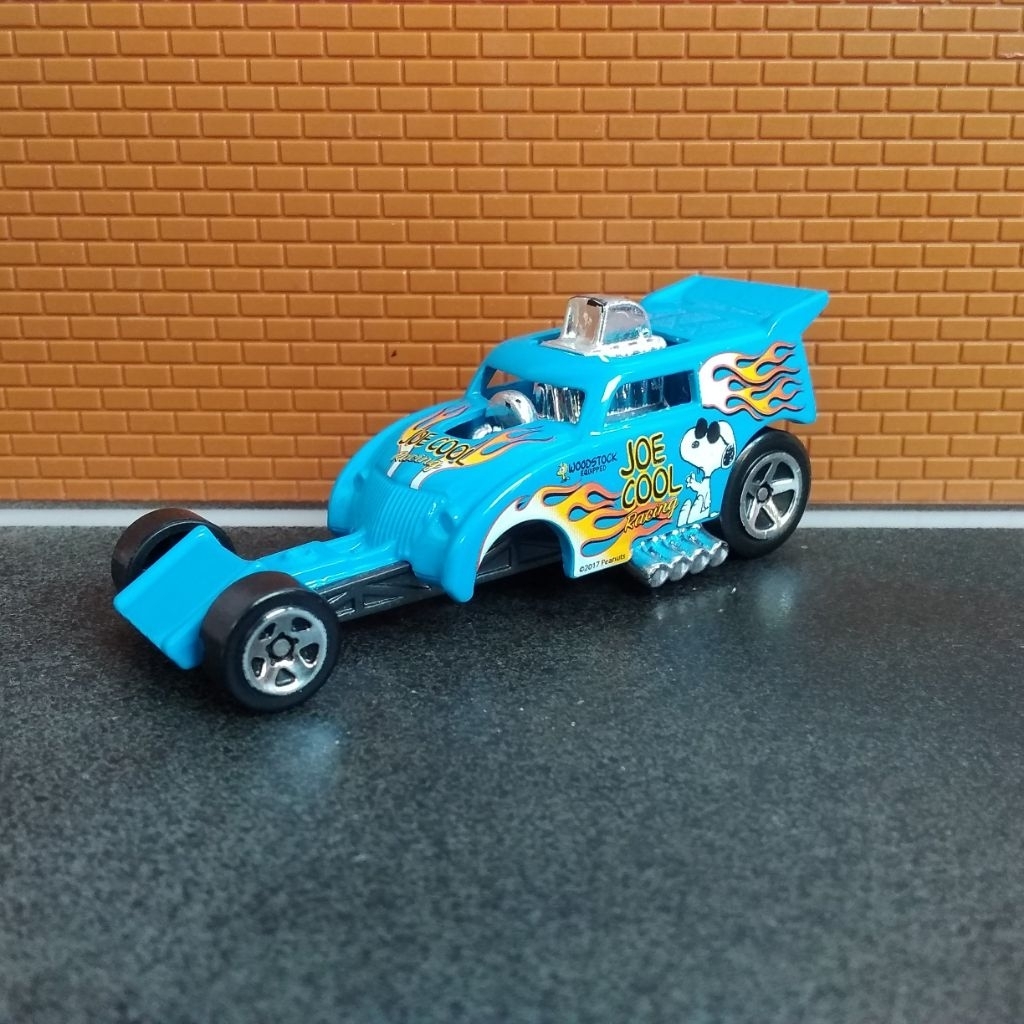 Hot Wheels Peanuts Snoopy Altered Ego Diecast Loose Joe Cool