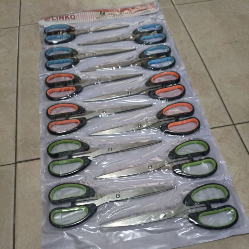 

gunting besar