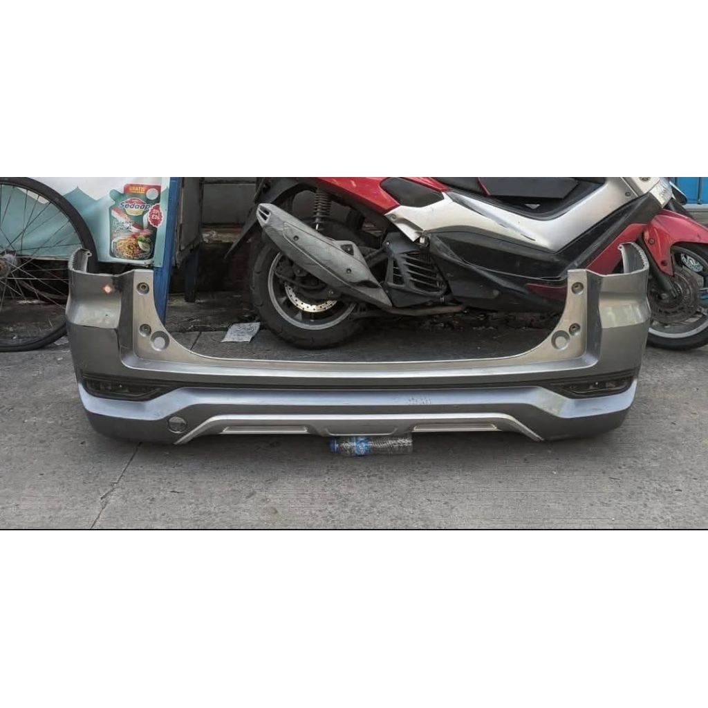 Bumper bemper belakang mobil Mitsubishi Xpander ultimate 2017 2018 2019 Original