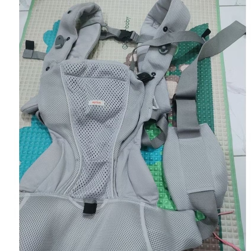 Gendongan bayi Aprica Koala Ultra Mesh