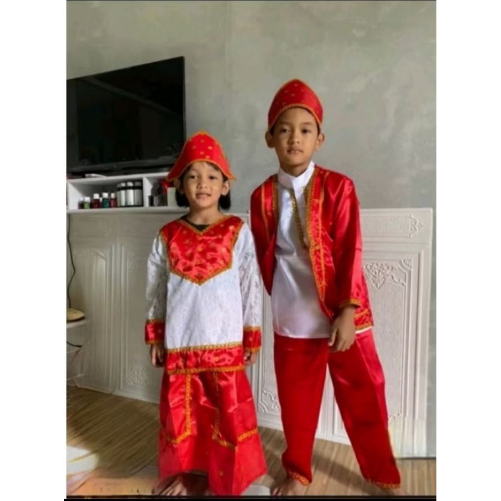 Baju adat Maluku / Ambon TK