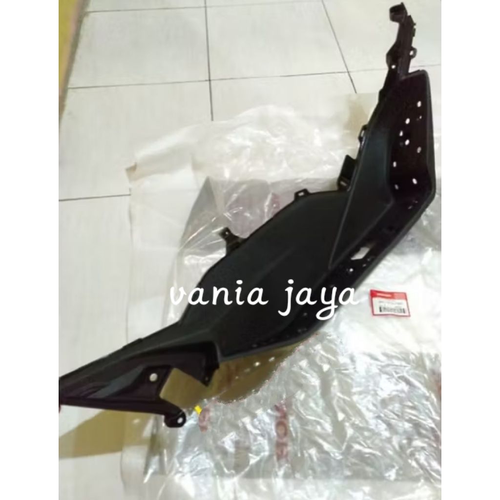 Cover pijakan kaki kanan PCX160 cover stepfloor kanan PCX 160 original 64311K1ZJ10ZC