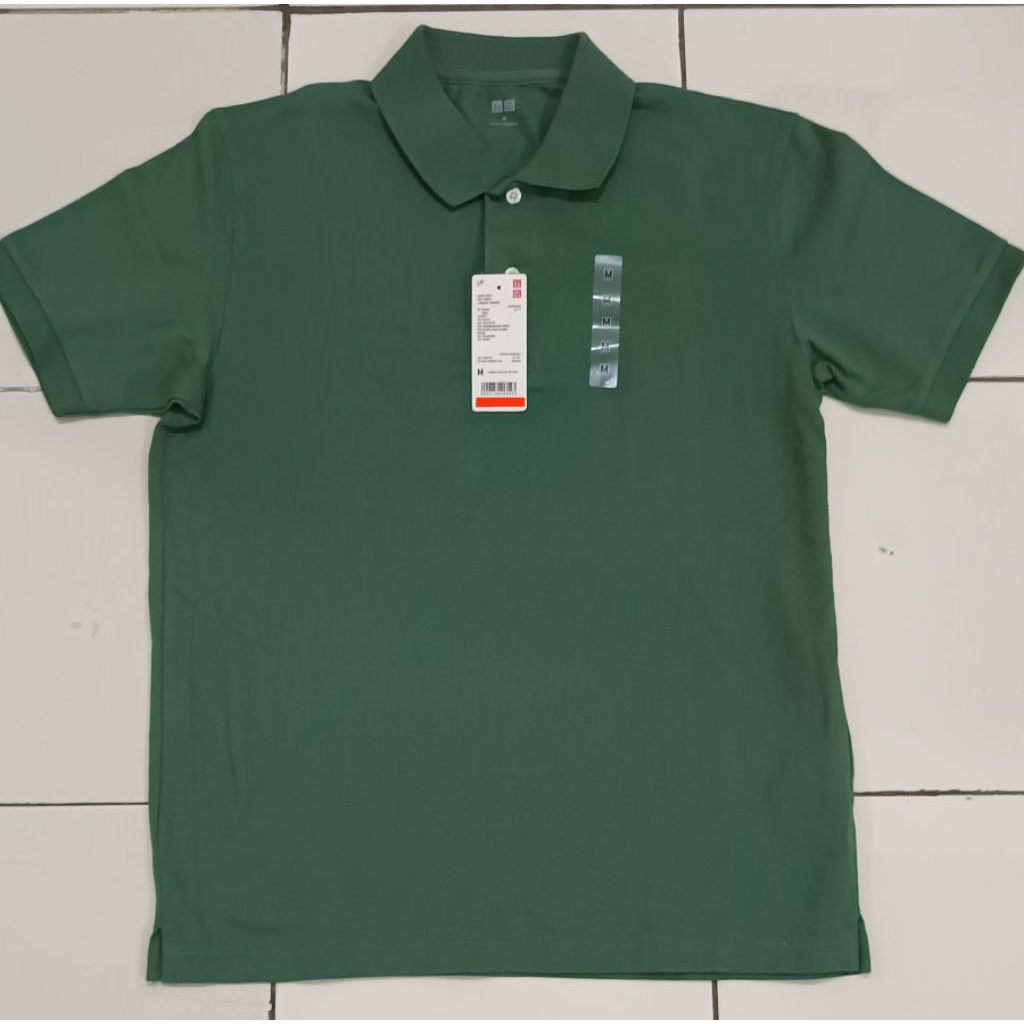 polo shirt uniqlo size m ld 102 panjang 65 brand new