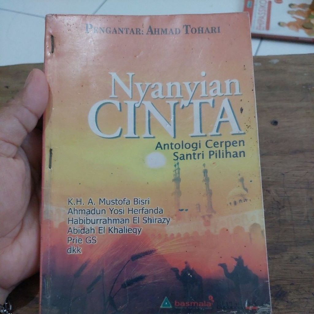 NYANYIAN CINTA,ANTOLOGI CERPEN SANTRI PILIHAN
